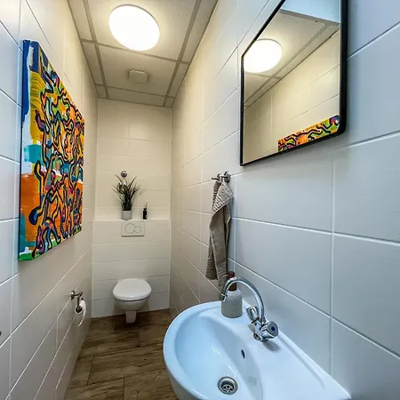 Downtown Apartment *